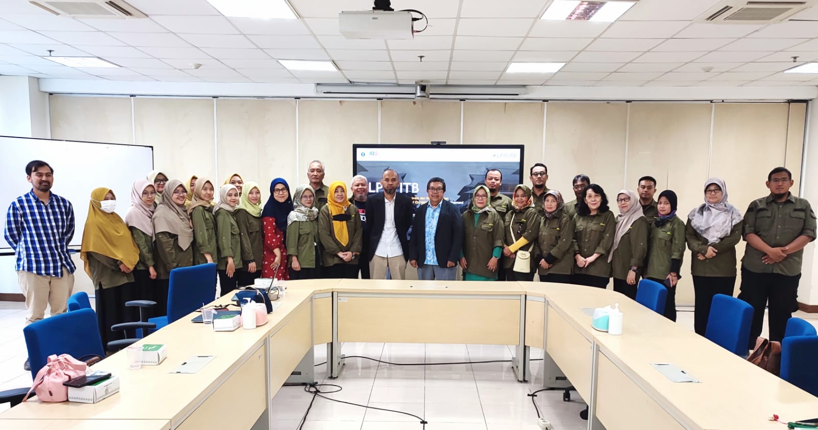 Benchmarking Program Studi Agribisnis Universitas Pembangunan Veteran Yogyakarta (UPNVYK) ke Lembaga Pengembangan Inovasi Dan Kewirausahaan Institut Teknologi Bandung (LPIK) ITB